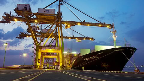 DP World Signs Deals for Container Port, Logistics Park in East Java