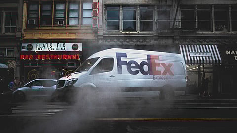 FedEx Dumps Client Amazon in Bid to Become Rival