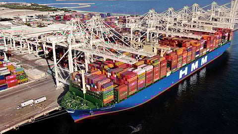 Jebel Ali Port Welcomes Mega Container Ship HMM Gdansk on Maiden Call