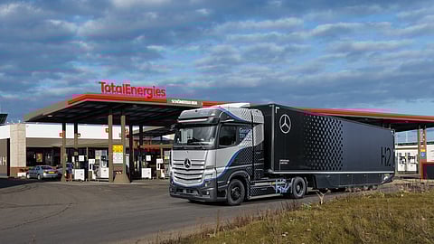Daimler Truck AG, TotalEnergies Partner to Develop Hydrogen Ecosystem