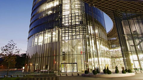 Deutsche Post DHL Group Concludes 2021 with Record Earnings