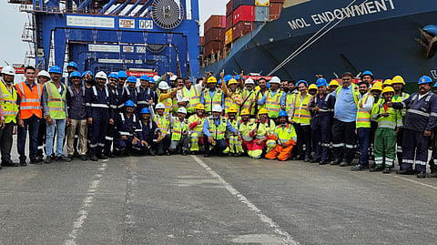 APMT Pipavav Sets New Benchmark, Handles over 200 PMPH on a Vessel