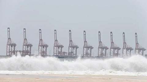 Oman's Salalah Port Experiences Drop in Container Volumes Due to Red Sea Crisis