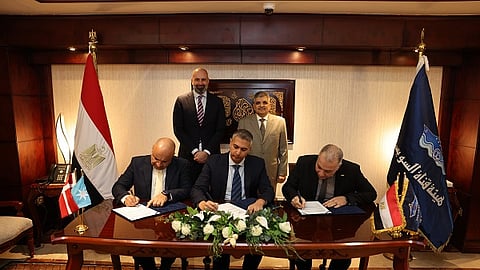 Suez Canal Authority Signs Cooperation Contract with Maersk Training