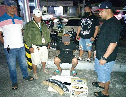 Police conducted a buy-bust operation that led to the suspect's arrest.