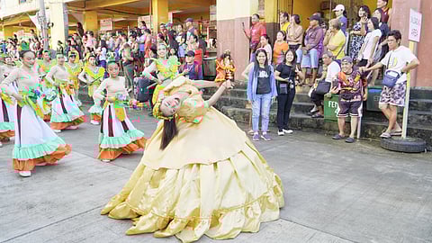 PHOTOGRAPHS BY JOY ASAGRA
FOR THE DAILY TRIBUNE
The inaugural Mogpog Dance Festival 2024, a project of Mogpog Central School Alumni Association Inc. and its president Chingbee Fernandez, turned out a huge success as about 10,000 audience witnessed the colorful parade of Mogpog’s dance and tradition, coinciding with the Feast of Sto. Niño last Saturday, 20 January.