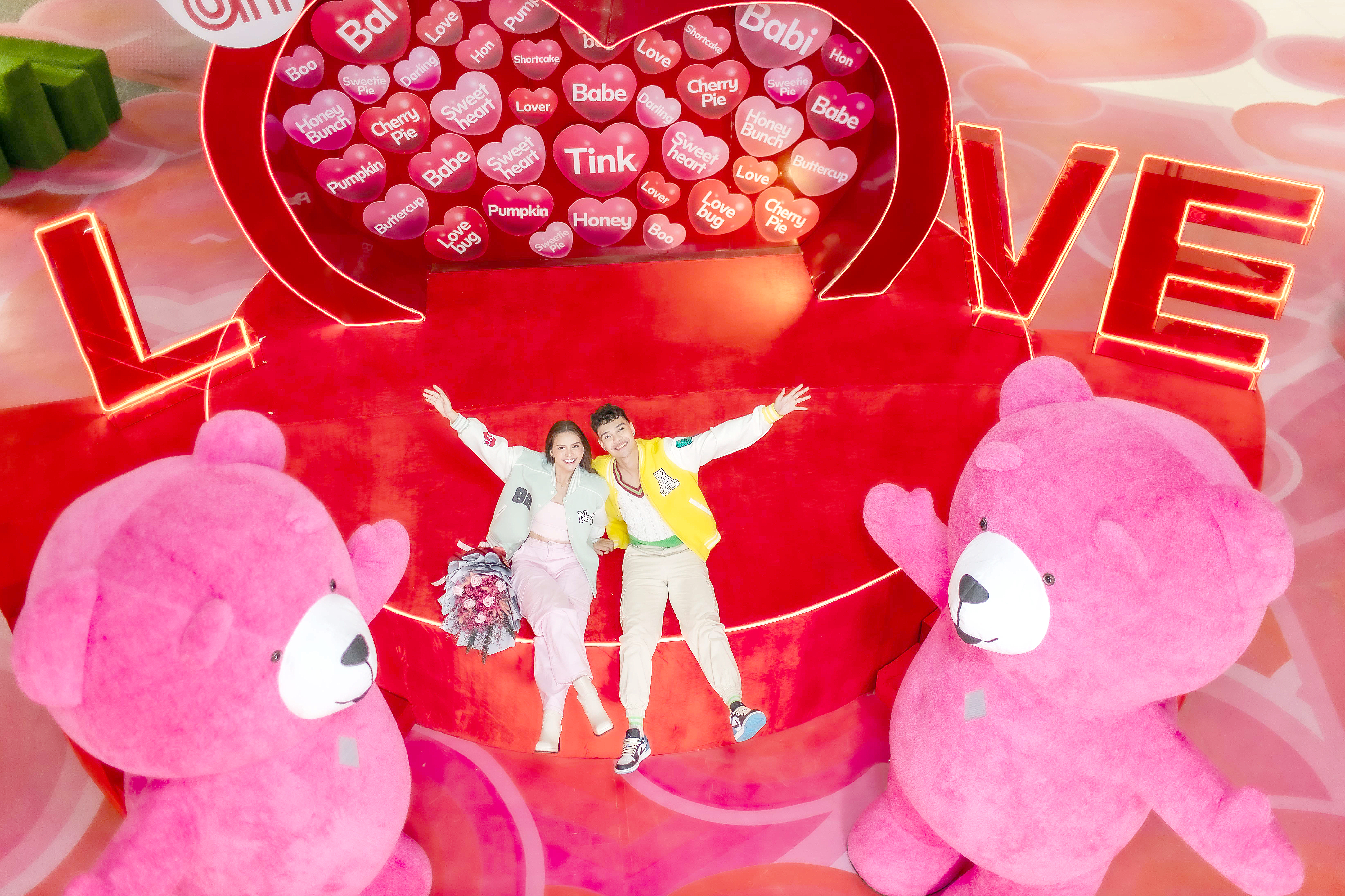 Elevate your love to new heights at the Love Bears Hub in SM City Cebu, where the #LuckInLoveAtSM ascends as you enter the city. Behold the magnificent sight of a colossal red bear gracefully floating at the Rotunda, Main Mall!