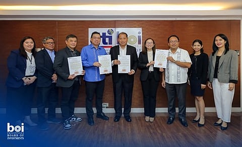 Putting the Philippine Geothermal Production Company Inc. and Pan Pacific Power Phils. Corp. in the Green are Department of Trade and Industry Undersecretary and BoI Managing Head Ceferino Rodolfo (fourth from left) hands over the Green Lane Certificate of Endorsement to Napoleon Saporsantos Jr., PGPC president and PPPPC director, (fifth from left) at the BoI Main Office in Makati City last month.