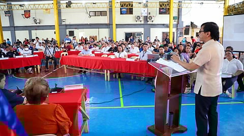 Abalos meets with LGUs, barangay leaders to address NCR traffic woes