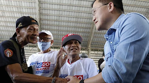 Bong Go leads relief efforts for Muntinlupa fire victims