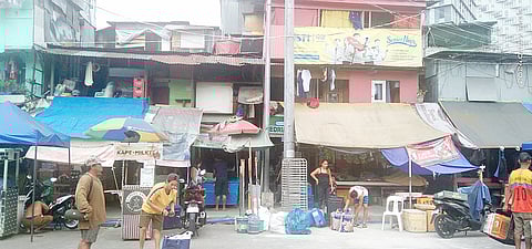 (FILE PHOTO) Almost 4,000 urban poor are living on two-hectare government land along NIA Road in Quezon City