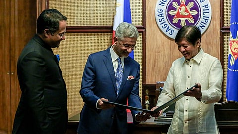 President Ferdinand R. Marcos Jr. welcomes Indian External Affairs Minister Subrahmanyam Jaishankar during a courtesy call at Malacañang Palace in Manila on Tuesday, 26 March 2024. | via Noel B. Pabalate / PPA POOL
