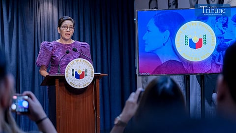 LOOK: Senator Risa Hontiveros shows a video clip of Pastor Apollo Quiboloy, the leader of the Kingdom of Jesus Christ, stating his 17 conditions to her as she insists, during a press conference, that the Senate should have already detained Quiboloy after he was cited in contempt for failing to attend the Senate investigation, on Monday, 18 March. | via King Rodriguez
