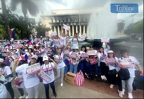 Kingdom of Jesus Christ members rally in support of Quiboloy
LOOK: The Kingdom of Jesus Christ religious group holds a prayer rally at Liwasang Bonifacio on Monday, 4 March 2024. With small placards, they are calling for justice for Pastor Apollo Quiboloy.