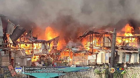 Blaze razes Alabang houses