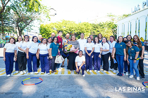 Las Piñas hails public servants