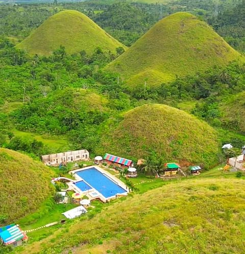 DOT: Resort in Chocolate Hills not accredited