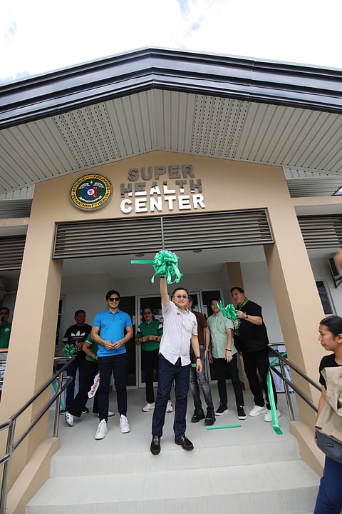SENATOR Christopher ‘Bong’ Go personally witnessed the inauguration of the Super Health Center in Barangay Bunsuran 1st, Pandi, Bulacan, on Thursday, 21 March as part of his efforts as chair of the Senate Committee on Health and Demography to bolster public health infrastructure and ensuring early disease detection in communities.