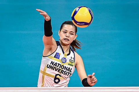 VANGIE Alinsug and the NU Lady Bulldogs flaunt their might to book a straight-set win over the FEU Lady Tamaraws and bag the twice-to-beat advantage in the Final Four of Season 86 UAAP women’s volleyball tournament.