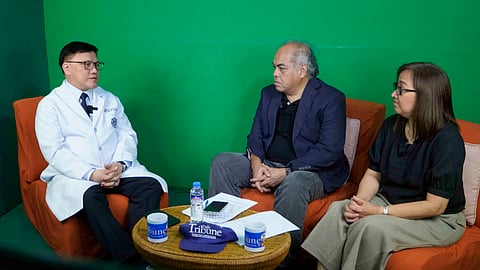 Healer Dr. Eugene Reyes (left) engages DAILY TRIBUNE Editor-in-Chief Gigie Arcilla and Executive Editor Chito Lozada in a no-holds-barred Straight Talk session on how doctors can best heal their patients — by always shooting for excellence.