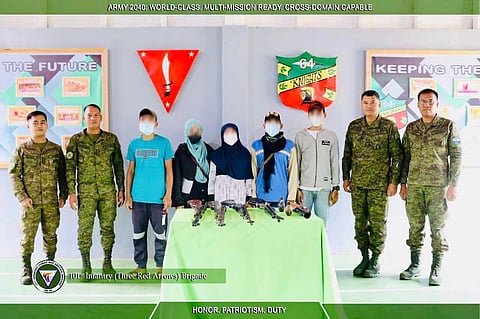 5 Abu Sayyaf members surrender