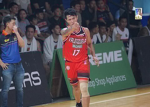 ORIN Catacutan delivers the key baskets to help the Valenzuela Classic stun the Pangasinan Heatwaves, 86-85, in the MPBL Sixth Season late Friday.