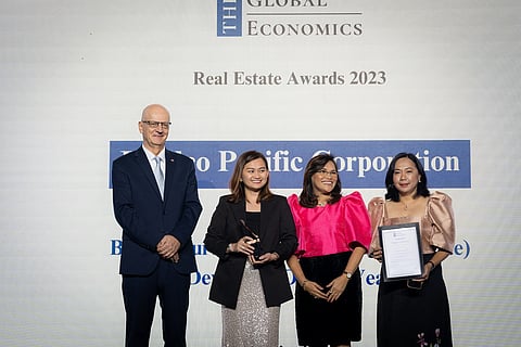 (FROM left) H.E. Artur Dmochowski, Ambassador of Poland in Thailand presented the Global Economic Awards to
Landco Pacific Corporation as the Best Leisure Real Estate (Resort Estate) Developer of the Year to Landco Pacific Corporation as represented by chief financial officer Marycris Panganiban, sales and marketing head Rosemarie Napao and treasury head Carmela Landicho.