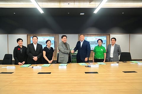 SM Supermalls, PLDT and Smart launched the joint initiative last 22 April, just in time for SM’s Earth Day 2024 celebrations, making the annual observance more meaningful. Shown in the photo are (from left) PLDT Home Marketing National Key Accounts Partnership Head Anne Leonardo, PLDT and Smart Senior Vice President and Head of Sales and Development John Palanca, PLDT and Smart Chief Sustainability Officer Melissa Vergel de Dios, PLDT and Smart Senior Vice President and Head of Consumer Wireless Business Alex Caeg, SM Supermalls Senior Vice President and Head for Marketing Joaquin San Agustin, SM Supermalls Vice President for Corporate Compliance Group Engr. Liza Silerio, SM Supermalls Vice President for Sponsorship and Cyberzone Patrick Raymund Pacla.