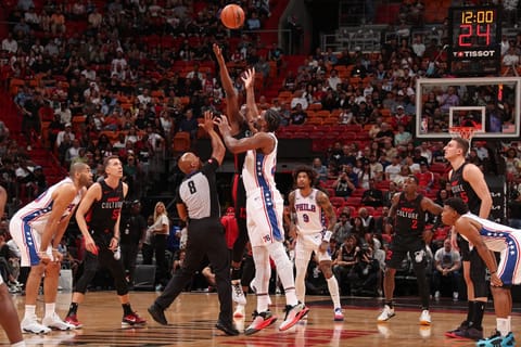 SIXERS PINALAMIG ANG HEAT