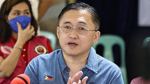 Kuya Bong fetes social workers