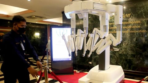 “da Vinci Xi” robotic system