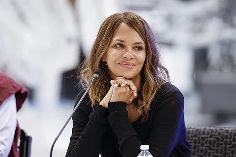 Halle Berry attends a roundtable discussion highlighting women's health research at University of Illinois in Chicago, Illinois.
