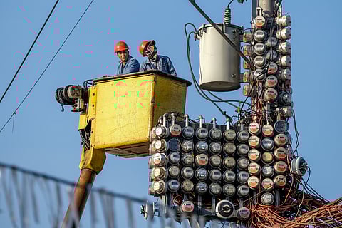 Electricity distributor Meralco maintained that an early franchise renewal would greatly benefit its millions of customers. Albay Representative Joey Salceda filed a bill seeking to renew the utility company’s franchise for another 25 years.