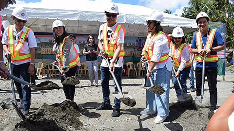‘Bid-less’ Borongan road projects questioned