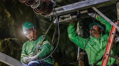 SHOCKINGLY reliable: MORE Power plugs in Arevalo mobile substation to keep Iloilo’s lights on and blackouts out!