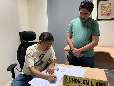 Seymour B. Sanchez signs MOA as Bacolod Film Festival director.