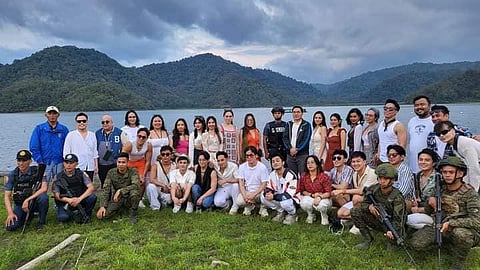 Philstagers, mobile theatre group under the direction of Vince Tanada, taking a break at Nunungan Lake.