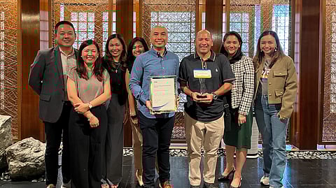 From left: Visa Philippines head of Products and Solutions Richmond Ezer Escolar, Business Development executive Rhea Mancera, and Business Development Director J-Ann Lauron. Next are UnionBank Fraud Management team members: Mary Ehmylle Delmo, Christopher Go, Peter Lopez, and Marilyn Garrido. Last is Visa Philippines director for Solutions Michelle Mascariñas.
