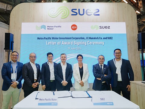 Metro Pacific’s and Suez’s partnership are sealed by (from left) JM Lazo (AVP for Finance, MPW); Francois Fevrier (CEO for Water, Suez); Jonet Sanalila (AVP for Business Development, MPW); Andrew Pangilinan (president, MPW); Sabrina Soussan (chairman and CEO, Suez); Farchad Kaviani (SEA managing director, Suez); and Nino Lukban (AVP for Technical, MPW).