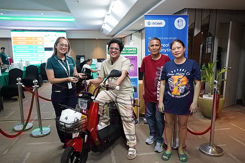 MORE Power E-billing promo grand prize winner Joy Barredo of Salas Real, Tacas, Jaro, Iloilo City (shown in photo getting the key to her prize) who won a brand new e-4wheel vehicle is very happy about the convenience that e-billing offers. ‘Paying my bills is very convenient; I am able to know my due date right away and I can even pay my bill in the middle of the night. It’s a huge help for me as a working professional and now, there’s no more reason for me to be late in paying my electric bill.’