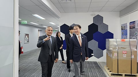 Lee (right) in an ocular at the Philippine Space Agency office.