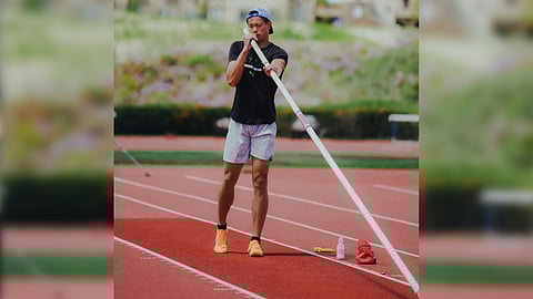 E.J. Obiena’s pole problems will soon be over.