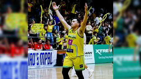 JP Sarao celebrates after leading the Parañaque Patriots to an 82-win over the Rizal Xentromall Golden Coolers in the Sixth Season of the MPBL.