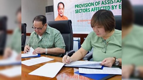 PAMPANGA Governor Dennis ‘Delta’ Pineda (left) signs a memorandum of agreement with Board Member Jun Canlas, Provincial Agriculturist Jimmy Manliclic, and provincial disaster risk reduction chief Angelina Blanco to empower about 20 irrigator associations in the province.