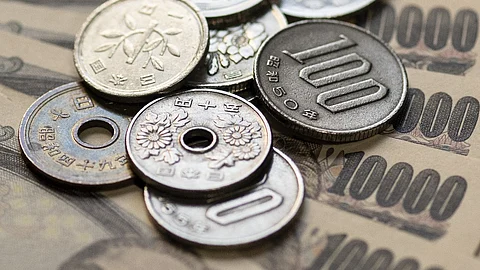 Japanese yen coins and 10,000 yen notes