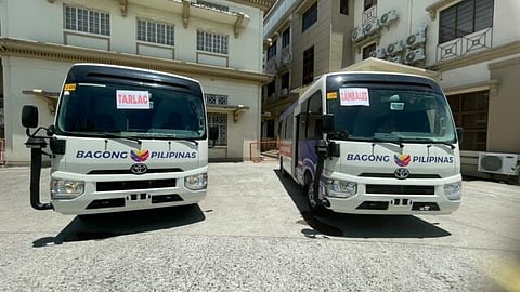 FL turns over 7 new mobile clinics in Region 3