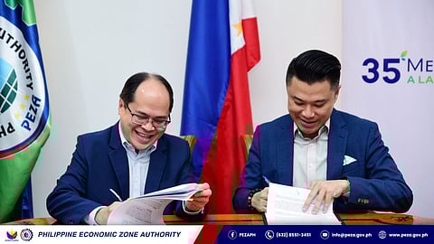 PEZA director-general Tereson Panga and Megaworld Corporation Executive Vice President and Chief Strategy Officer Kevin Tan signed the Registration Agreement in line with the proclamation of Arcovia City as a new IT park.