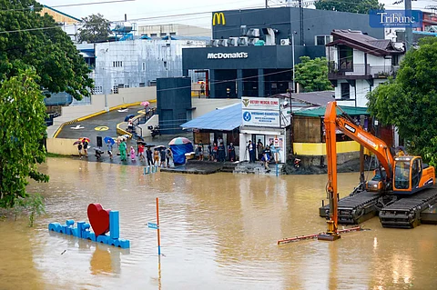 Marikina's riverbanks experience heavy flooding as the alert level reaches 3