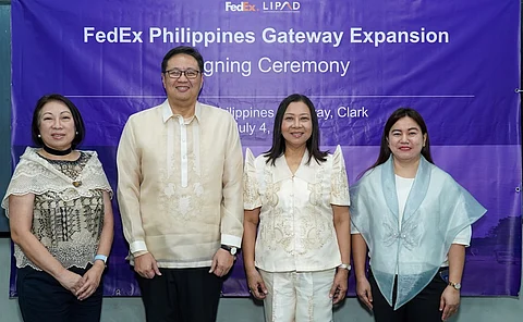 Federal Express Corporation, one of the world’s largest express transportation companies, has signed an agreement with Luzon International Premiere Airport Development (LIPAD), operator and manager of Clark International Airport, to expand and upgrade the company’s gateway in Clark, Pampanga. At the signing ceremony are (from left) Lourdes Josephine Gotianun-Yap, chairperson, LIPAD; Noel Manankil, president and CEO, LIPAD; Maribeth Espinosa, managing director, FedEx Philippines; and Jenieryll Jomarie Mangalindan, senior manager for operations, FedEx Philippines.