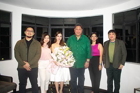 (FROM left) Vince Marquez, Mentholatum business unit manager; Jenny Arcellana, Mentholatum business unit manager; Angelina Cruz; Alfredo Herrera, CEO, Cambert (Pilipinas) Inc.; Katrina Belmonte, Mentholatum business unit manager and Arnold Vegafria, talent manager.